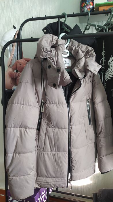 Женская теплая куртка.