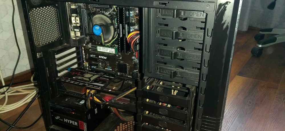 Gaming PC I5 7600 16GB RAM VEGA 56 8GB 256gb NVME Samsung