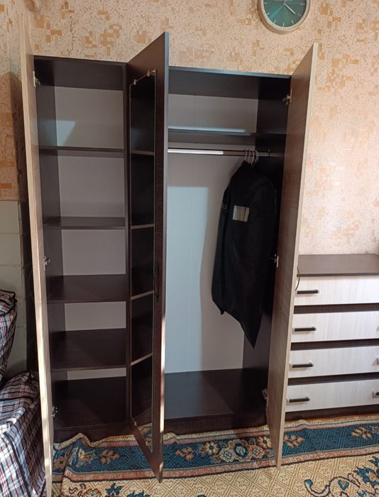 Продам шкаф распашоной