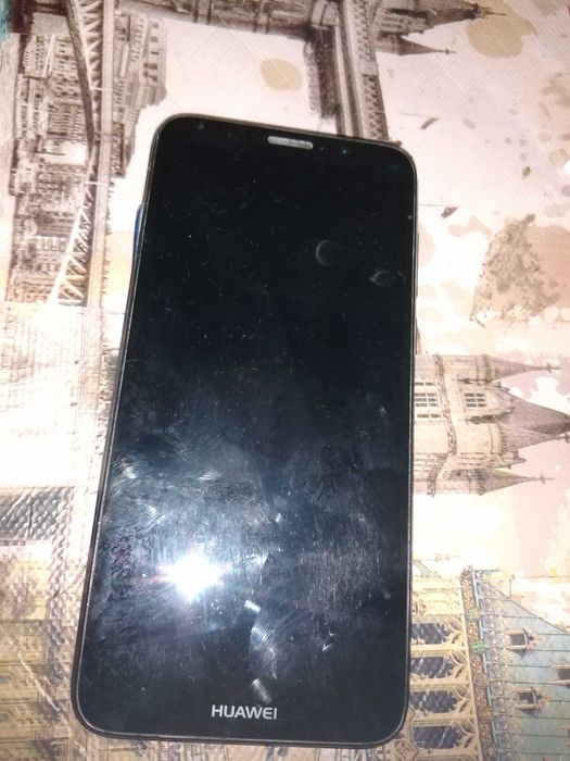Телефон Huawei Y5 2018