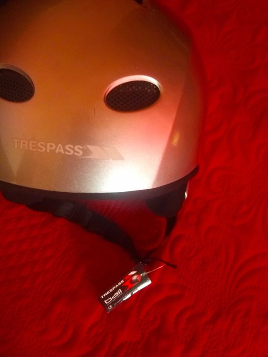 Нова каска Trespass