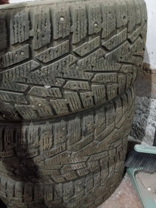 Продам шины  205/55R16
