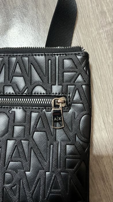 Armani Exchange  оригинал барсетка