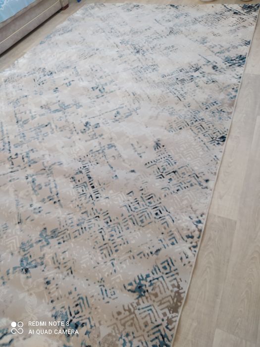 Продам ковер новый