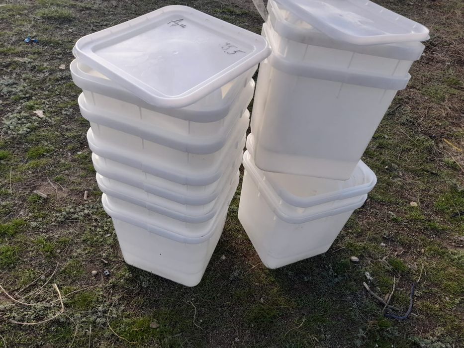 Кубоконтейнер 23 литров почти новые