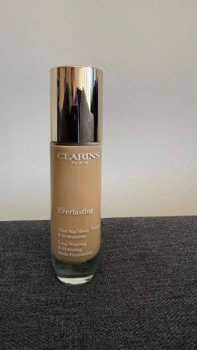 Фон Дьо Тен Clarins Paris