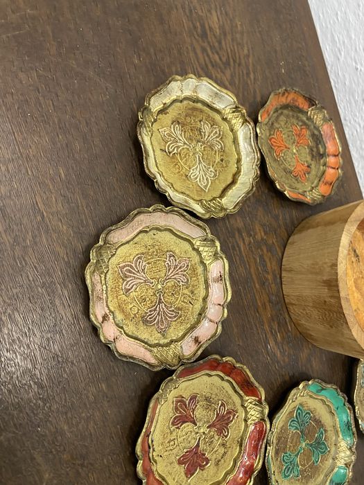 Италиански подложки Florentine 1960те Италия с дървена стойка