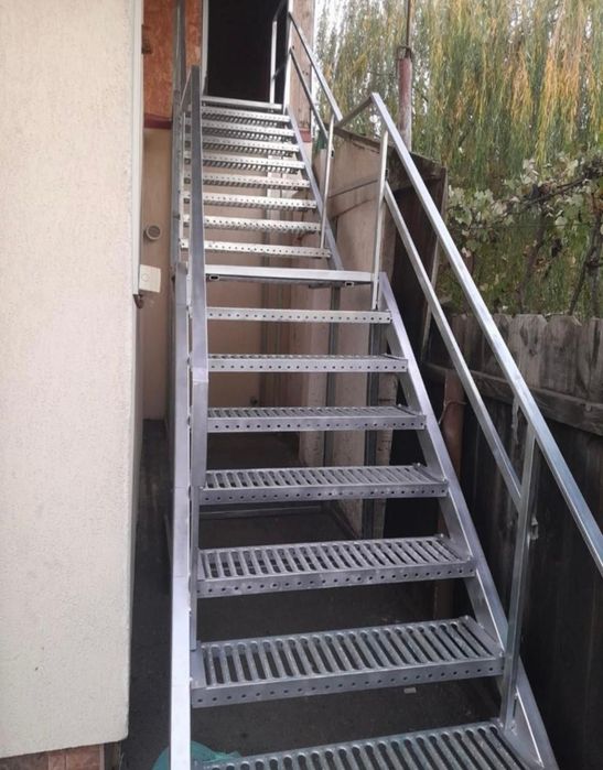 Rafturi metalice industriale