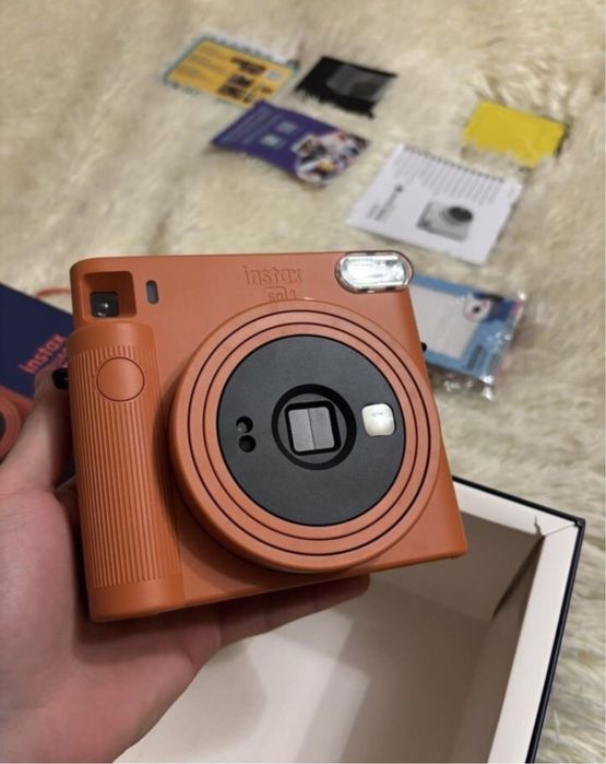 Фотопарат Instax SQ1
