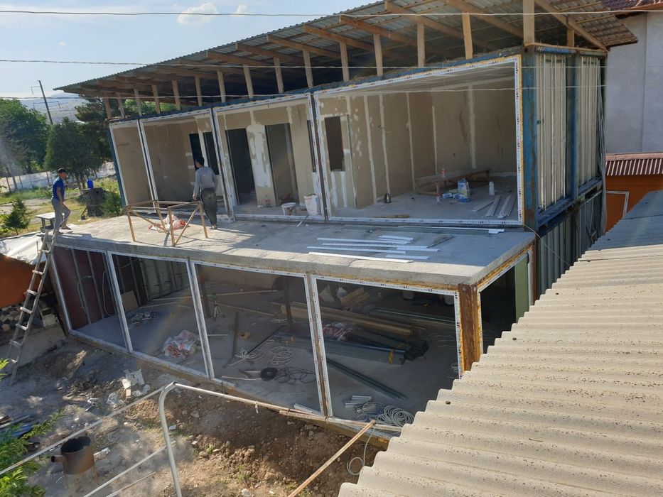 Дача из контейнеров и сэндвич панелей (Металлоконструкция)