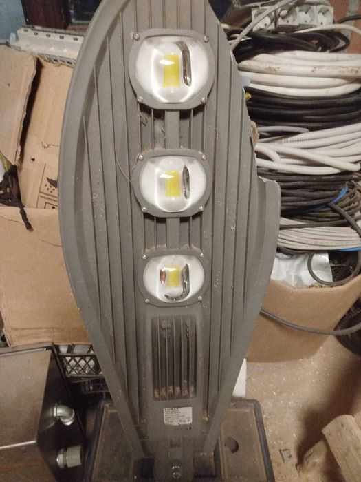 Lampa Led LUMAX 180W Lumen 20070 lm  pentru parcari , teren de fotbal.