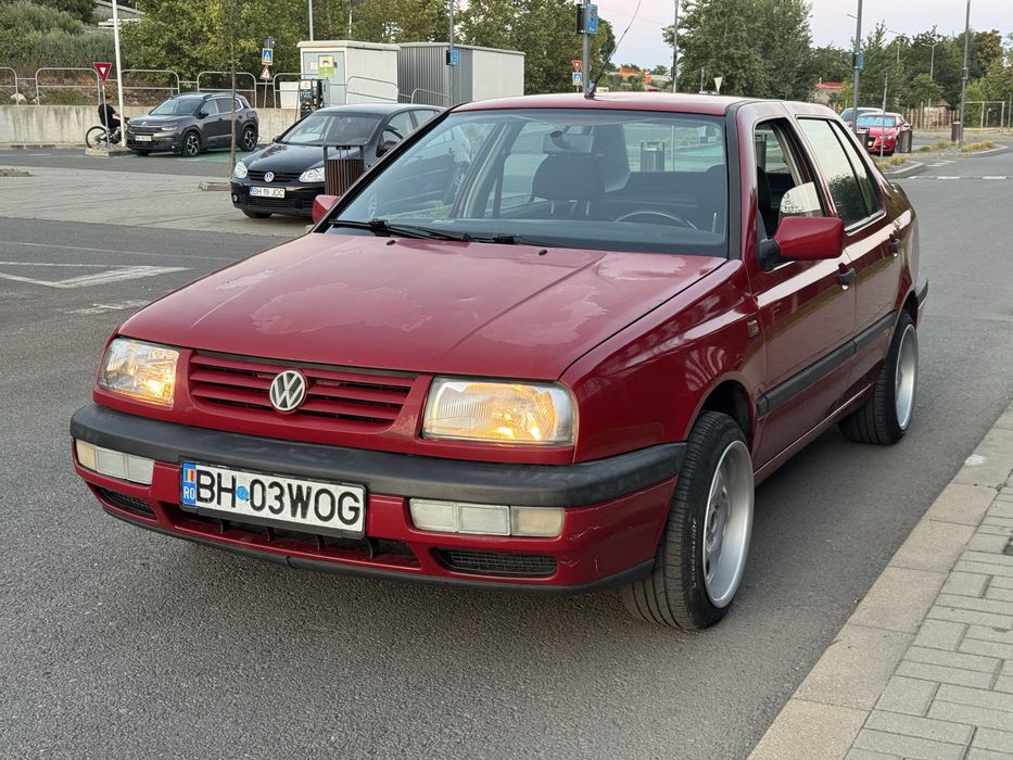 VOLKSWAGEN Vento 1995 — imagine 4
