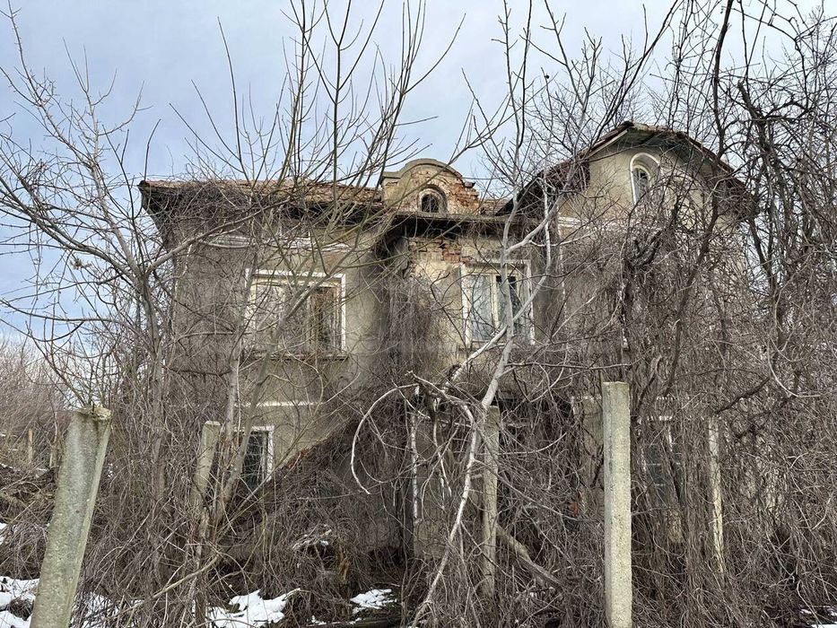 Почистване на дворове ,мази,тавани,изхвърляне на отпадаци