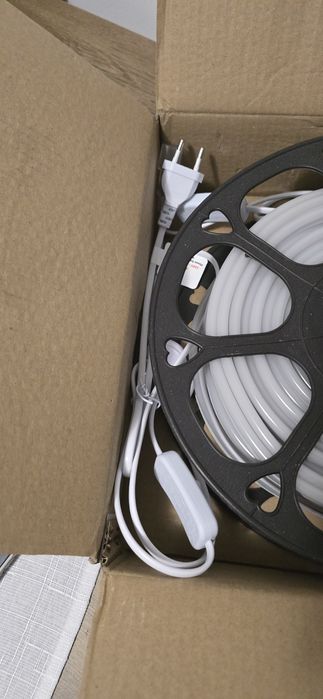 Banda led neon 24m alb rece.