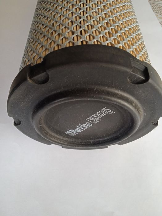 Воздушный фильтр для дизельного двигателя.