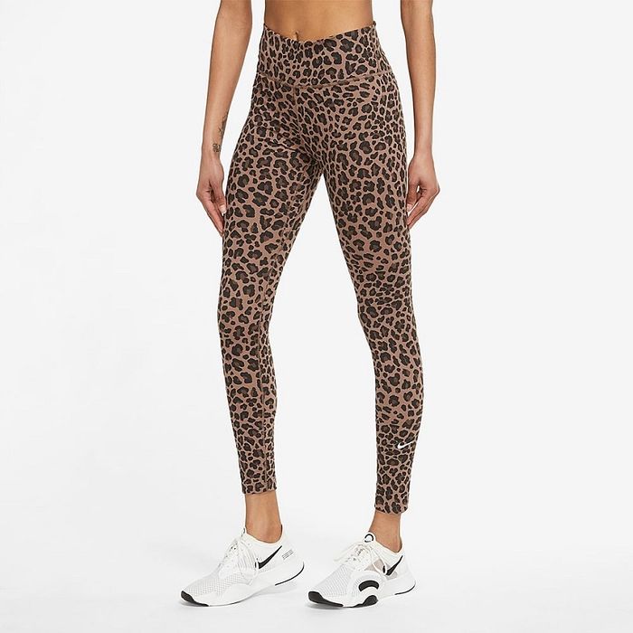 Спортни клинове/ комплект Nike Oysho