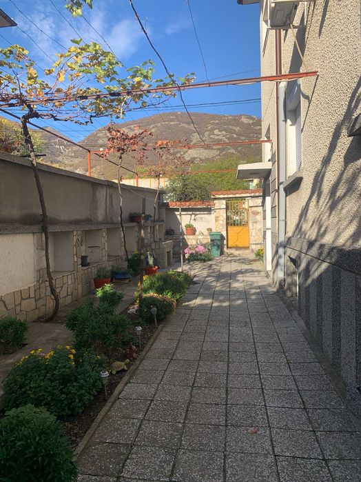 ЕТАЖ ОТ КЪЩА с ПРИЗЕМЕН етаж в гр. Сопот