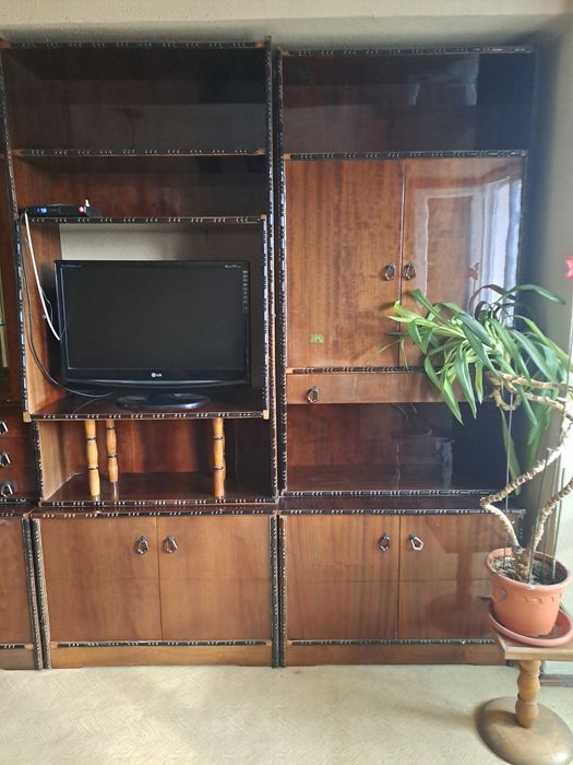 Biblioteca sufragerie