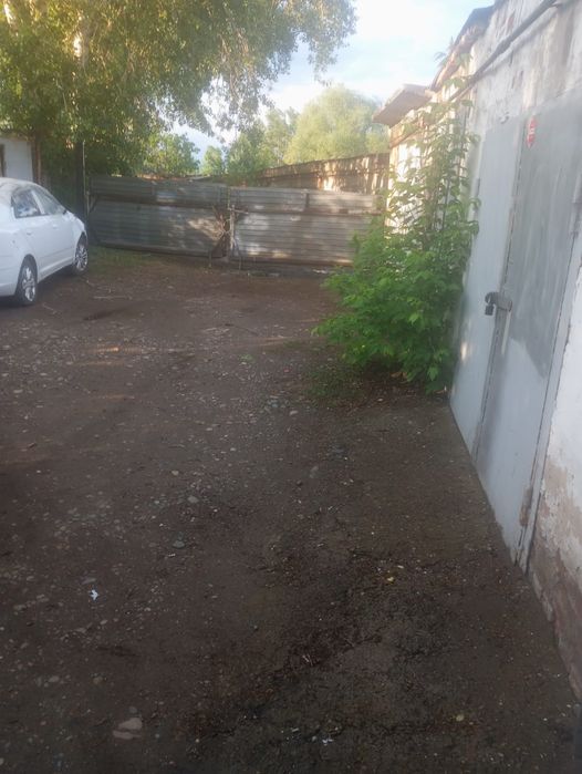 Продам три гаража вместе