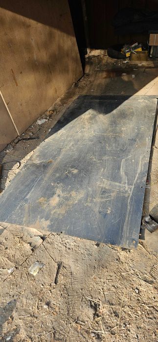 Продам лист металлический