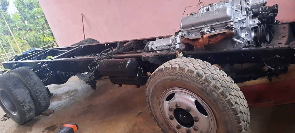 Zil130 bortavoy sirochna sotiladi