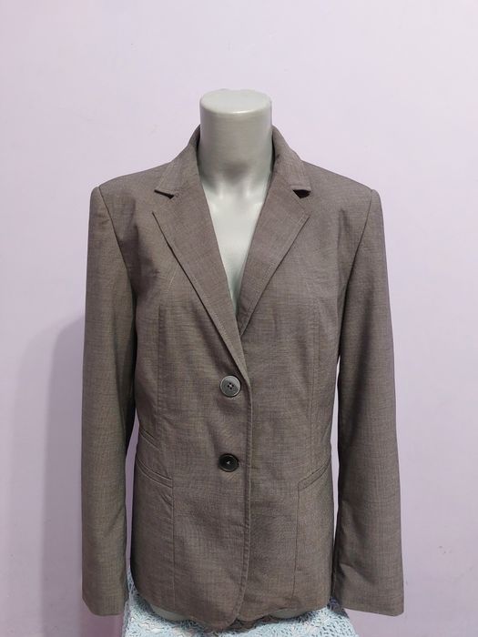 Vând costum dama Marimea 42