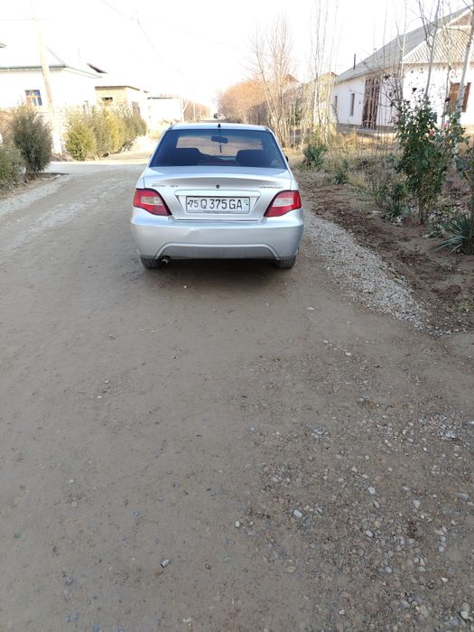 Mashina bir qo'l o'zim haydaganman