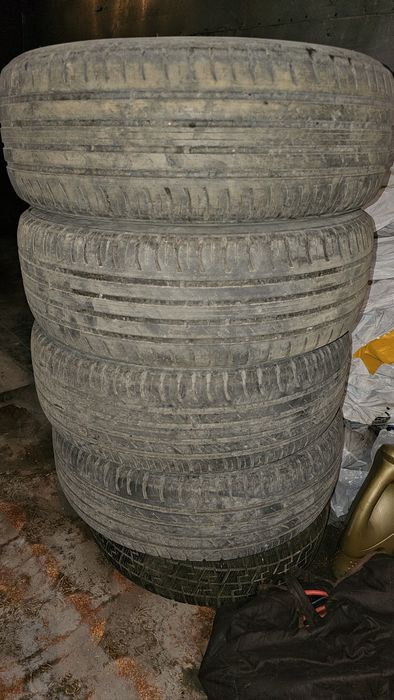 Продам комплект шин