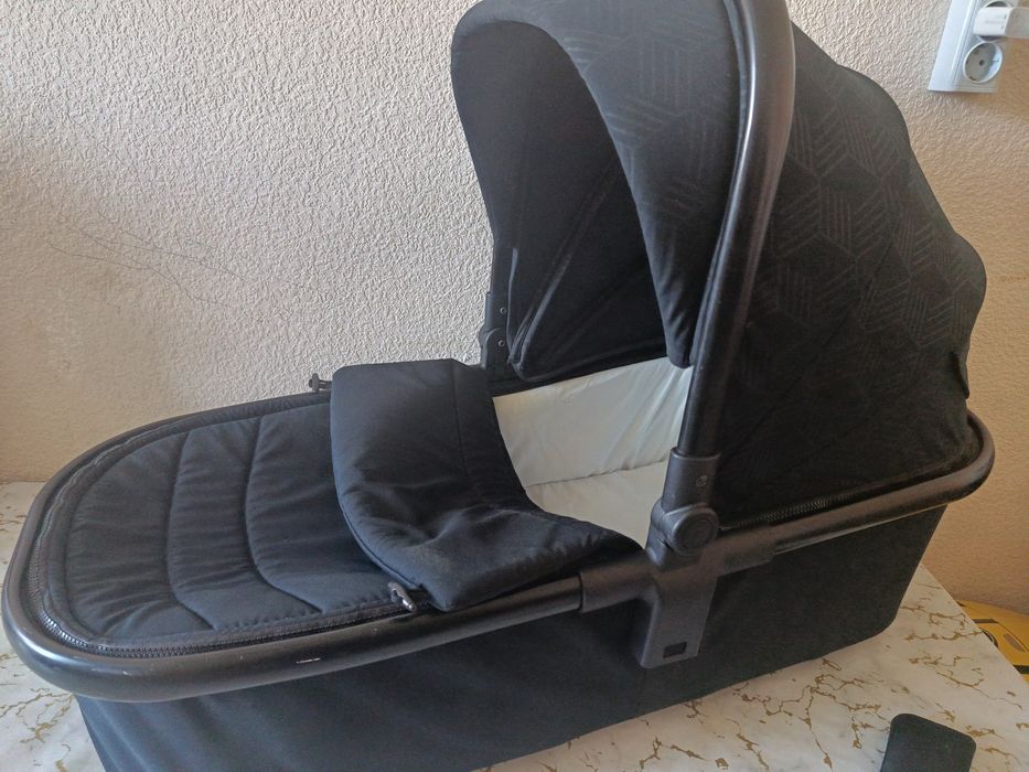 Продам люльку для коляски iLovi (без шасси)