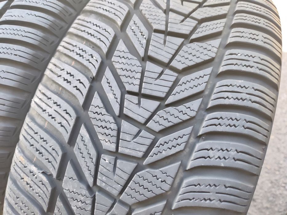 235/40/19" 4бр Hankook winter i sept evo3,dot3022,6mm