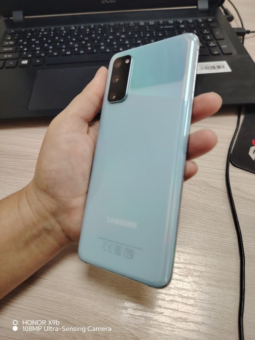 Продам Samsung s20.