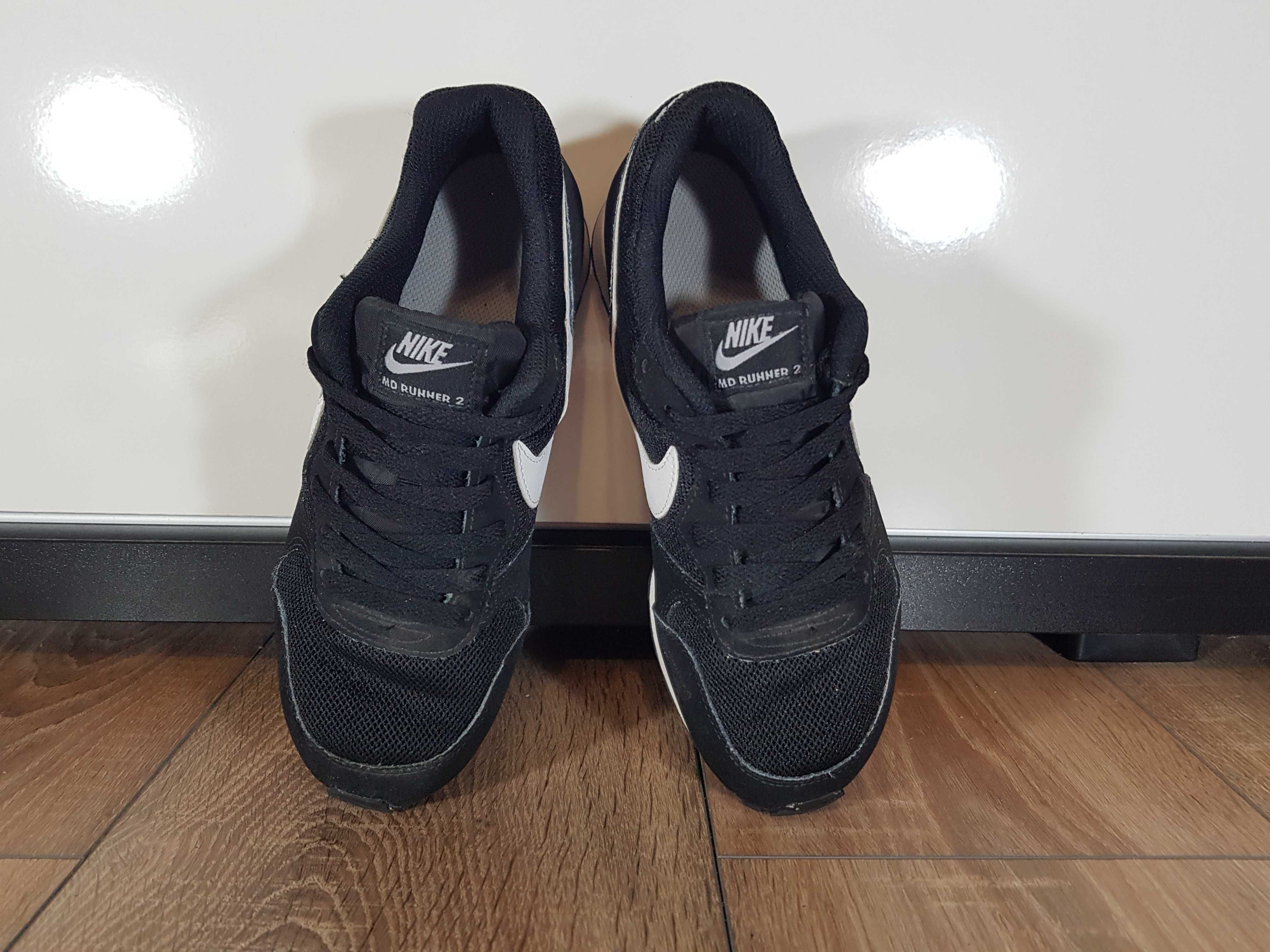 Nike best sale md black