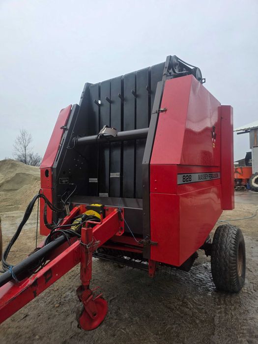 Presă de balotat rotunda Massey Ferguson  828