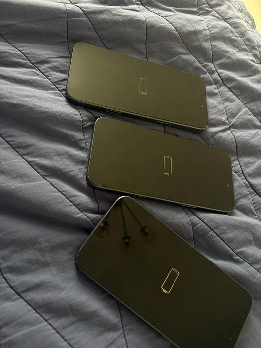 Iphone 17 pro max муляж светится