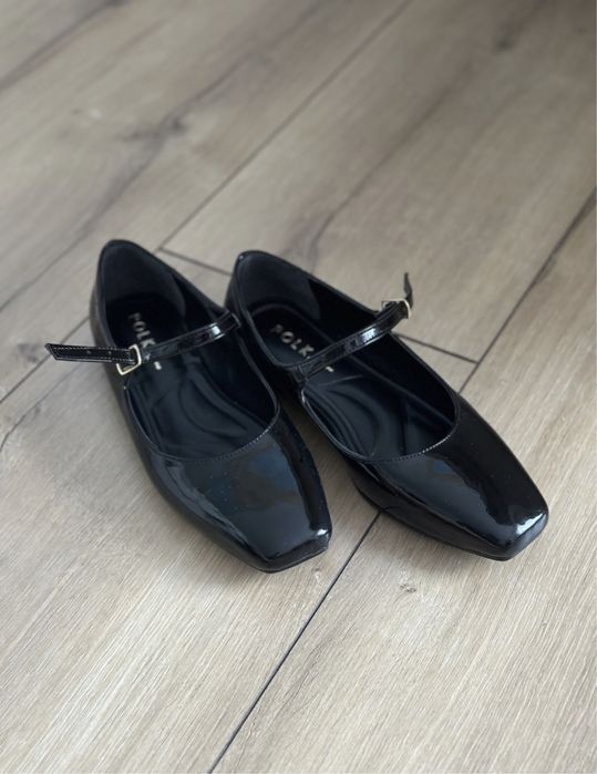 Лакированные балетки