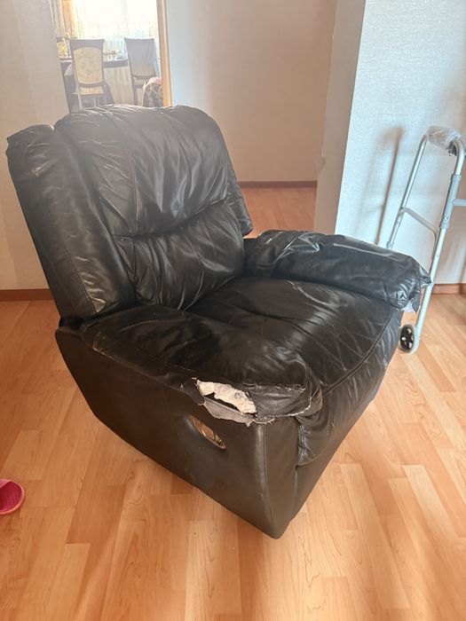 Продам б/у кресло