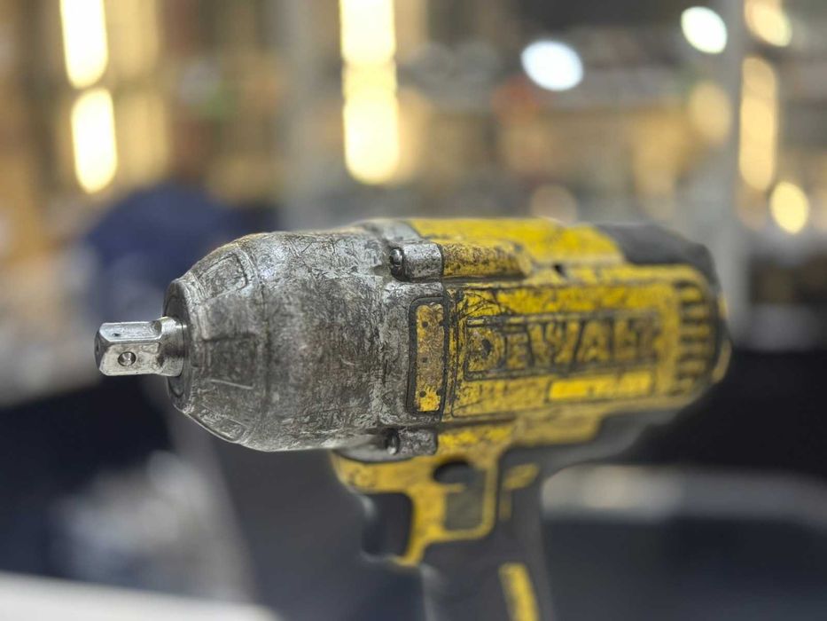 Акумулаторен ударен гайковерт DeWALT DCF899P2 с батерия