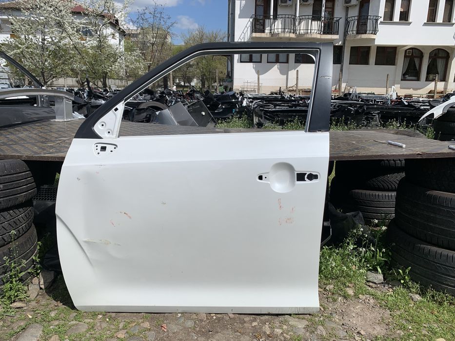 Врата Suzuki Ignis