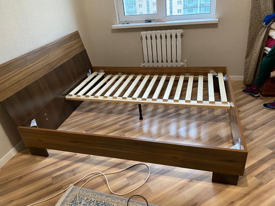 Продам двухспальную кровать