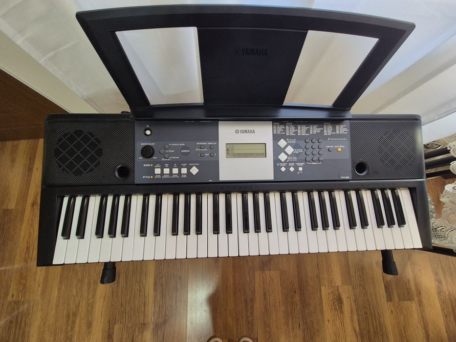Pianina Yamaha YPT-230 vine cu stand