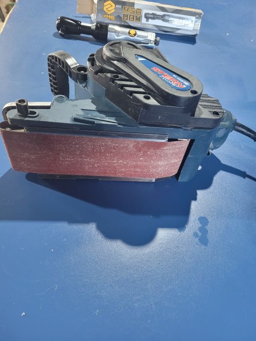 Șlefuitor Skil folosit de 10 ori maxim,are variator turație