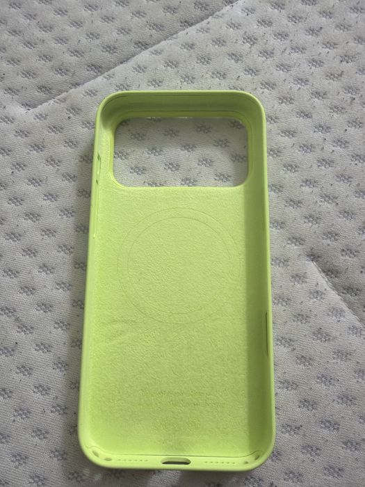 Vand husa iphone 17 pro max fara cutie