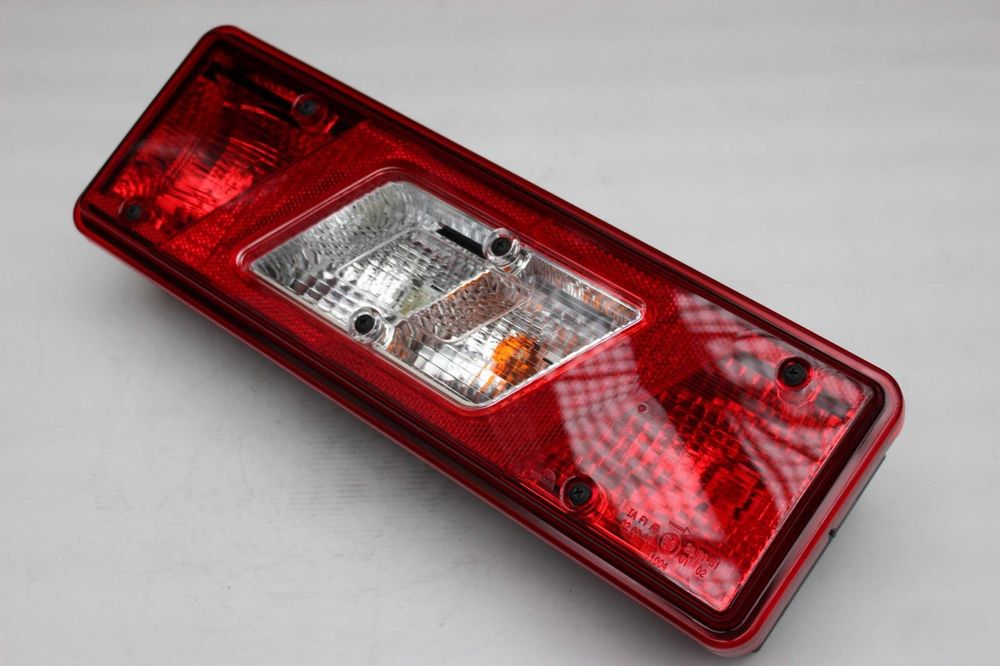 Lampa tripla stop Ford Transit platforma 2014-2023