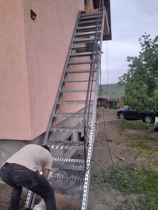 De vanzare scara zincata la comanda si cum dorit transport gratuit