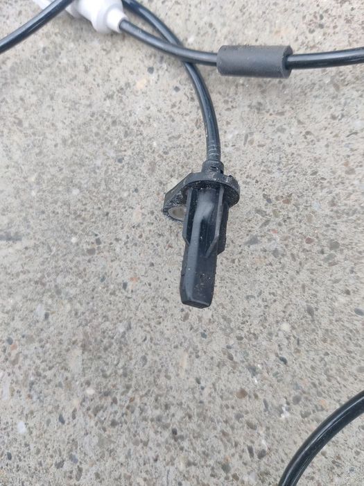 Senzor ABS turatie roata fata Land / Range Rover Evoque II L551 Discovery M8D2-9E731-AA