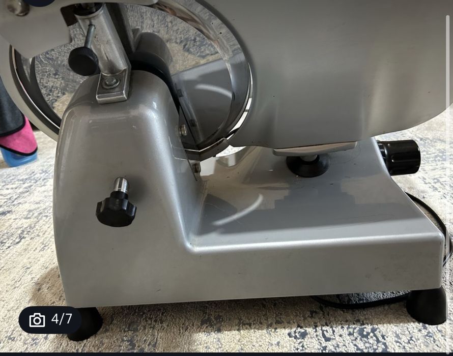 Продаётся электрическая ломтерезка