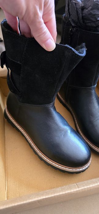 Продавам нови ботуши.