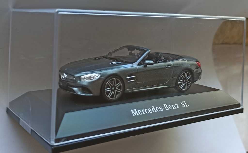 Macheta Mercedes-Benz SL 2017 - Spark 1/43 Bucuresti Sectorul 2