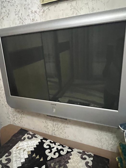 Продам телевизор SONY бу.