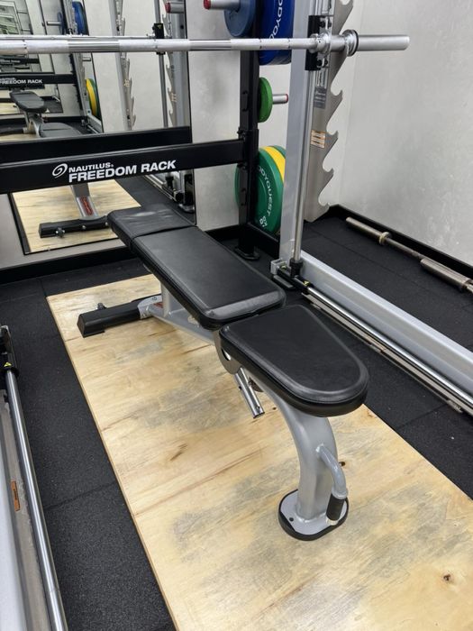 Регулируема лежанка пейка за фитнес Star Trac